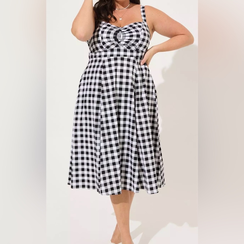 NWT Torrid Plus Sized Women’s Summer Black and White Gingham Midi Dress